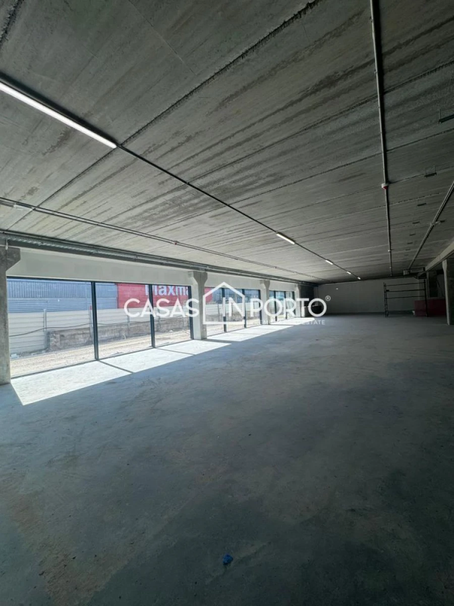 Loja para Arrendamento em Esgueira Foto 5