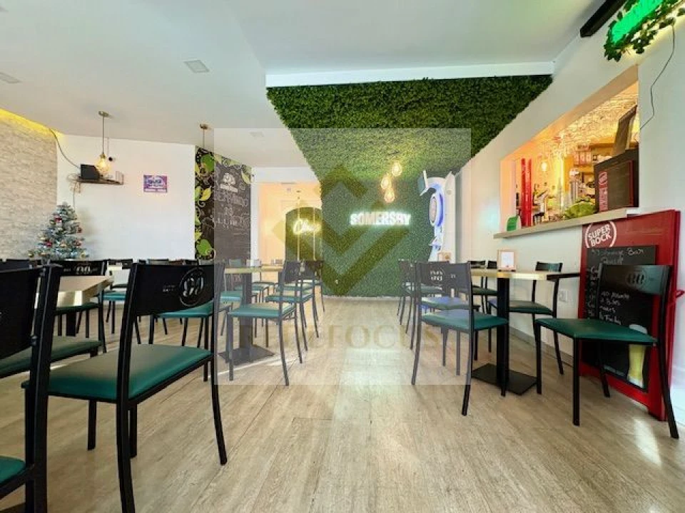 Loja para Trespasse em Santa Maria da Feira, Travanca, Sanfins e Espargo Foto 4