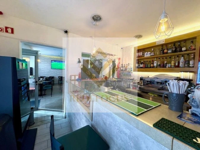 Loja para Trespasse em Santa Maria da Feira, Travanca, Sanfins e Espargo Foto 11