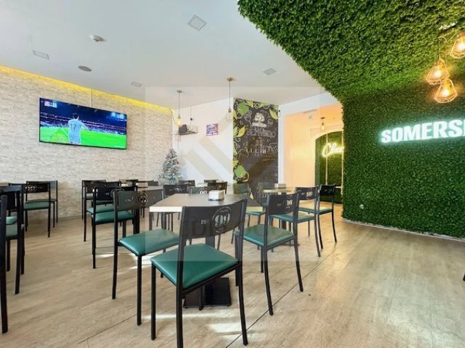 Loja para Trespasse em Santa Maria da Feira, Travanca, Sanfins e Espargo Foto 1