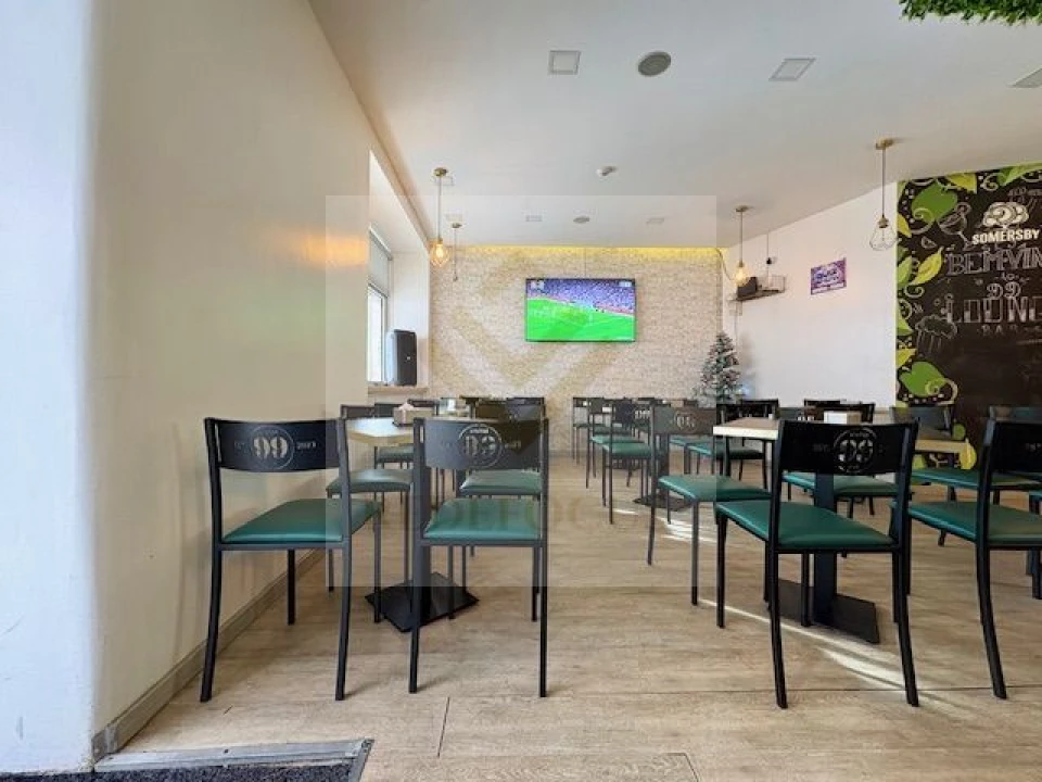 Loja para Trespasse em Santa Maria da Feira, Travanca, Sanfins e Espargo Foto 3