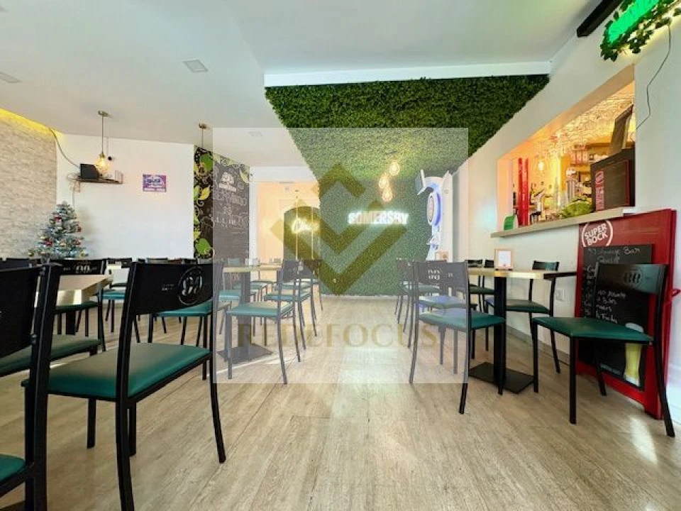 Loja para Trespasse em Santa Maria da Feira, Travanca, Sanfins e Espargo Foto 4