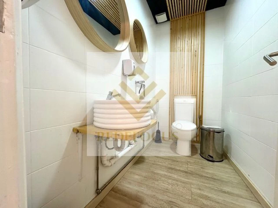 Loja para Trespasse em Santa Maria da Feira, Travanca, Sanfins e Espargo Foto 9