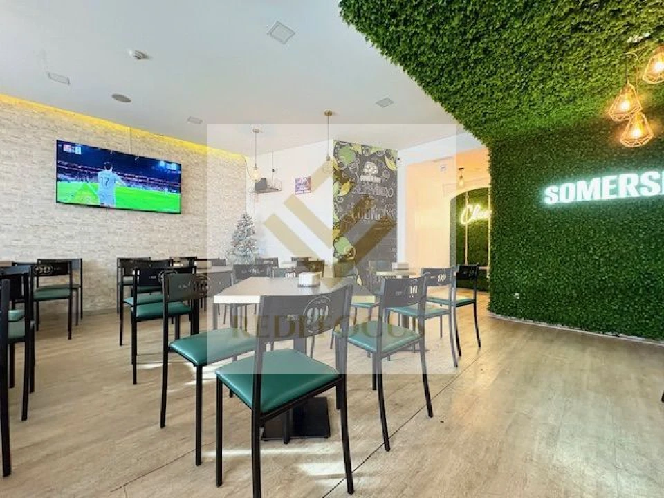 Loja para Trespasse em Santa Maria da Feira, Travanca, Sanfins e Espargo Foto 1