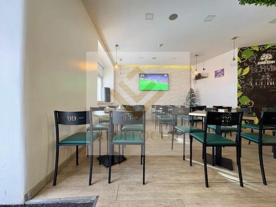 Loja para Trespasse em Santa Maria da Feira, Travanca, Sanfins e Espargo Foto 3