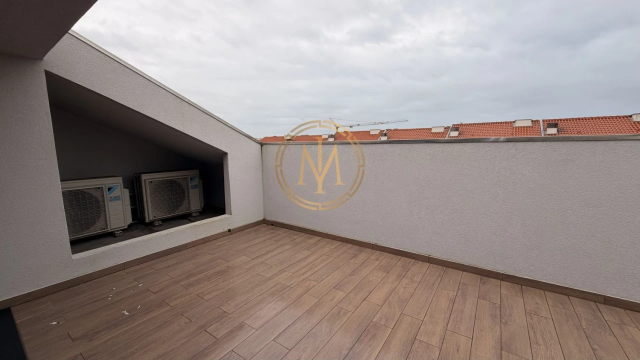 Moradia T4 para Venda em Canidelo Foto 32