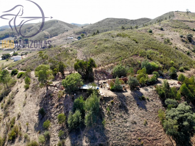 Quinta T3 para Venda em Monchique Foto 10