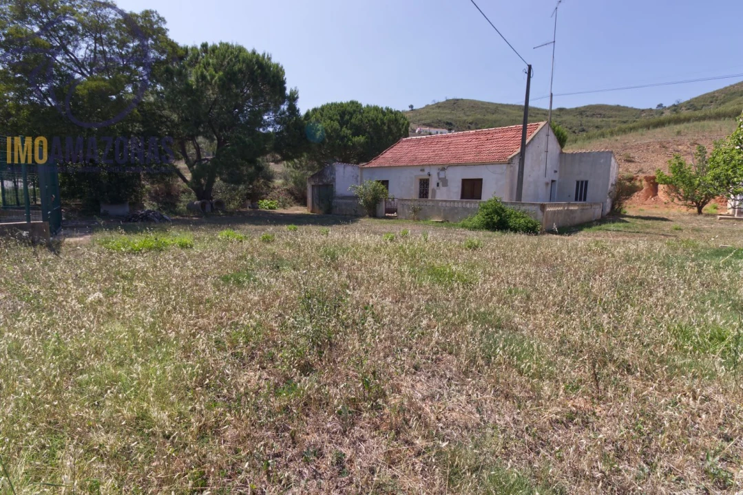 Quinta T3 para Venda em Monchique Foto 3