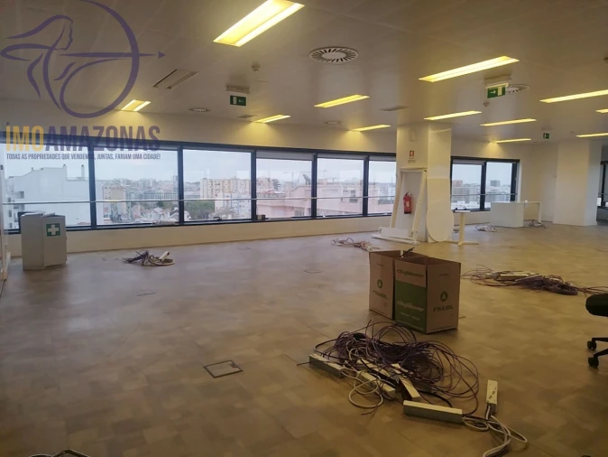 Loja para Arrendamento em Avenidas Novas Foto 10