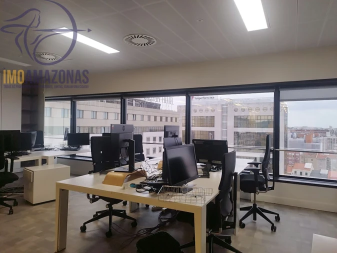 Loja para Arrendamento em Avenidas Novas Foto 13