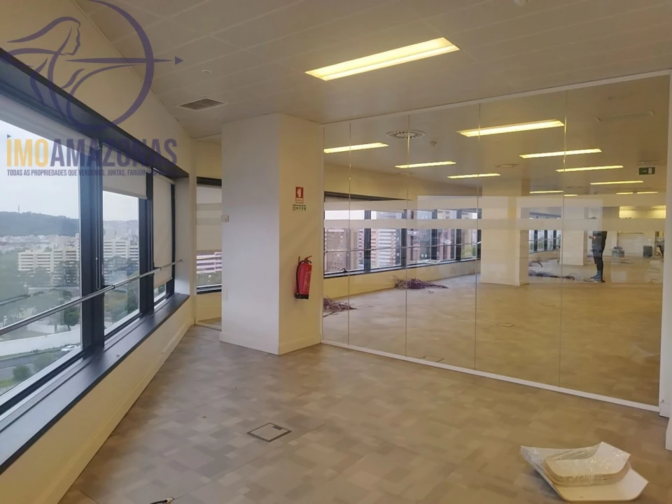 Loja para Arrendamento em Avenidas Novas Foto 7