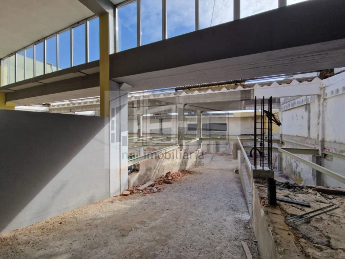 Loja para Venda em Santa Iria de Azoia, São João da Talha e Bobadela Foto 23