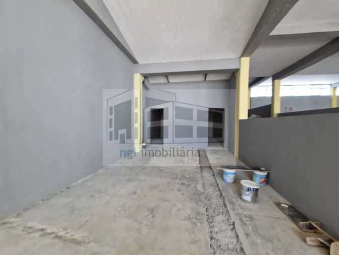 Loja para Venda em Santa Iria de Azoia, São João da Talha e Bobadela Foto 17