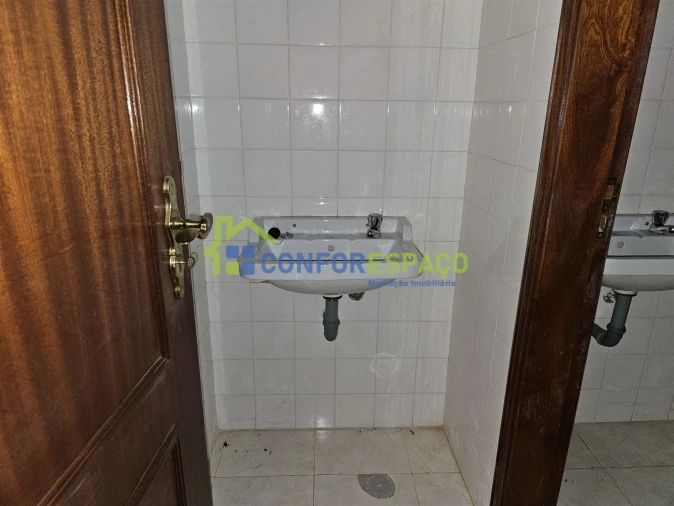 Loja para Arrendamento em Castelo Branco Foto 17