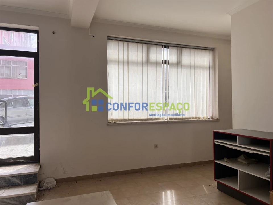 Loja para Arrendamento em Castelo Branco Foto 2
