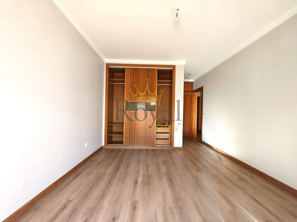 Moradia T3 para Venda em Salir de Matos Foto 17