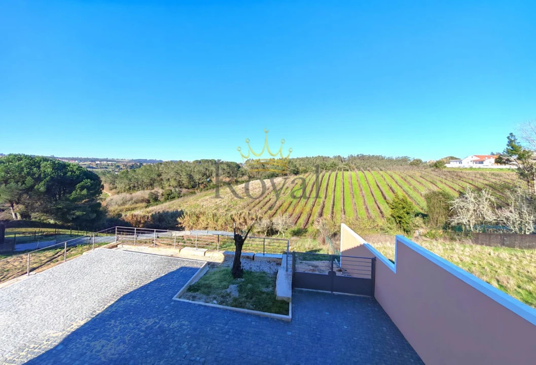 Moradia T3 para Venda em Salir de Matos Foto 14