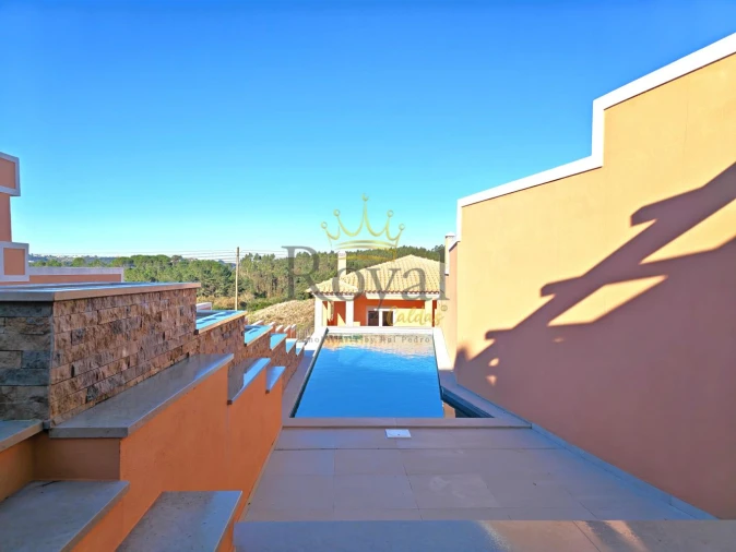 Moradia T3 para Venda em Salir de Matos Foto 4