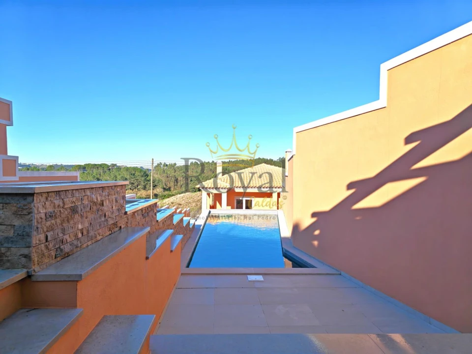 Moradia T3 para Venda em Salir de Matos Foto 4