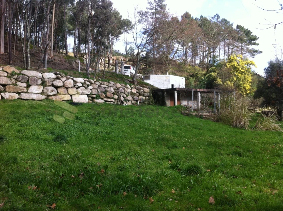 Terreno para Venda em Vila Boa de Quires e Maureles Foto 2