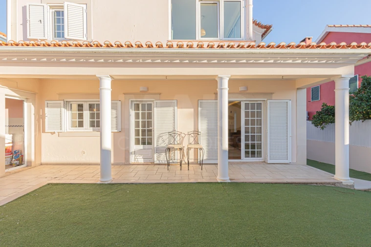 Moradia T4 para Arrendamento em Oeiras e São Julião da Barra, Paço de Arcos e Caxias Foto 3