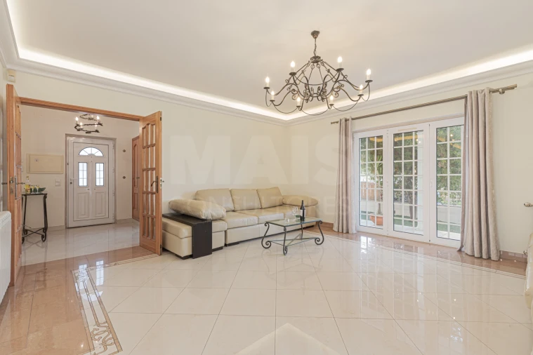 Moradia T4 para Arrendamento em Oeiras e São Julião da Barra, Paço de Arcos e Caxias Foto 6