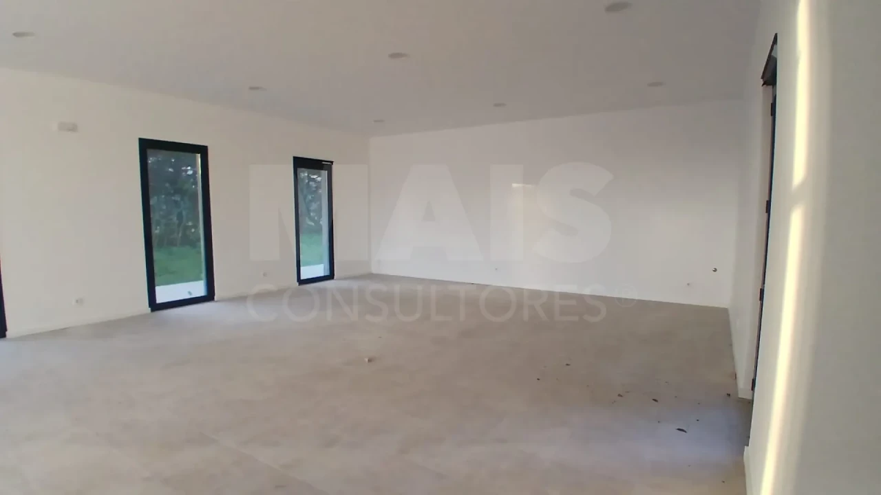 Loja para Arrendamento em Foz do Arelho Foto 2