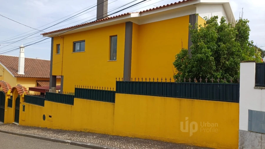 Moradia T4 para Venda em Alcabideche Foto 1