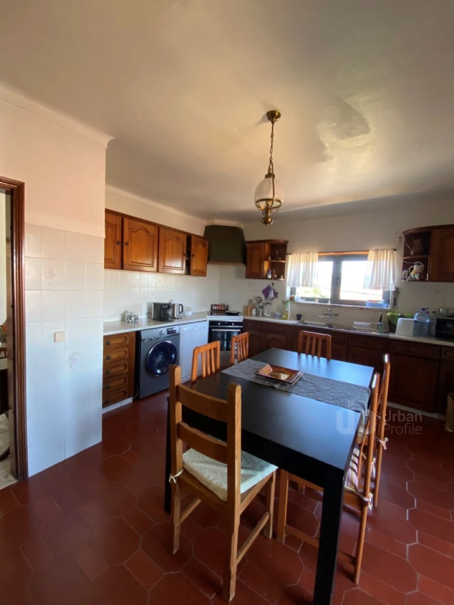 Moradia T4 para Venda em Alcabideche Foto 9