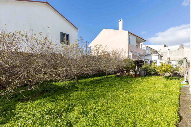 Terreno para Venda em Casal de Cambra Foto 2