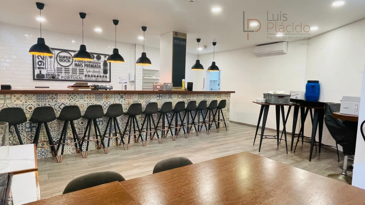 Negócio para Venda em Sines Foto 1