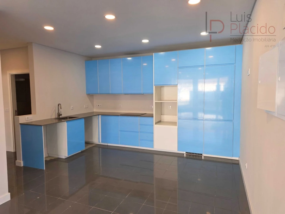 Apartamento T2 para Venda em Sines Foto 4