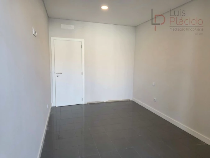 Apartamento T2 para Venda em Sines Foto 11