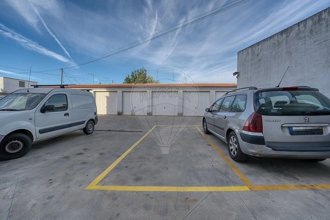 Apartamento T2 para Arrendamento em Fazendas de Almeirim Foto 16