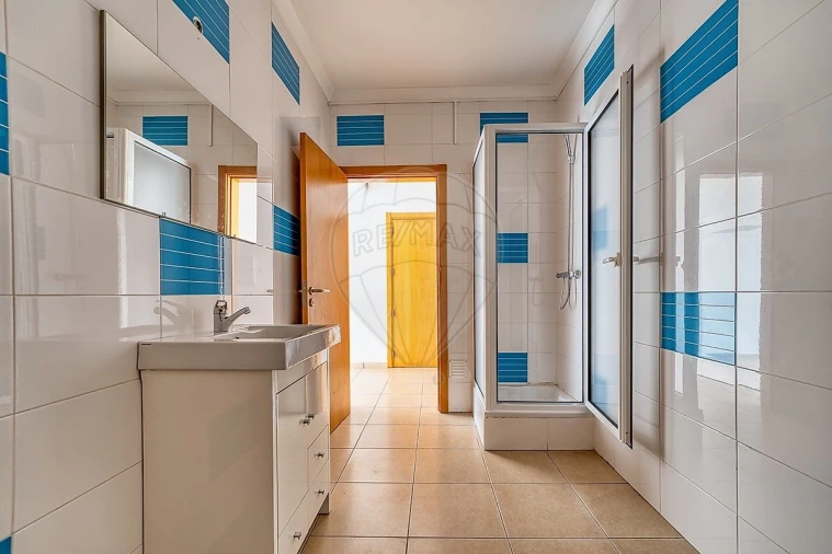 Apartamento T2 para Arrendamento em Fazendas de Almeirim Foto 5