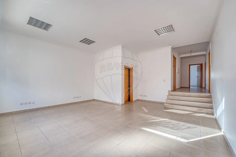 Apartamento T2 para Arrendamento em Fazendas de Almeirim Foto 2