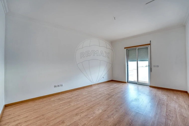 Apartamento T2 para Arrendamento em Fazendas de Almeirim Foto 7