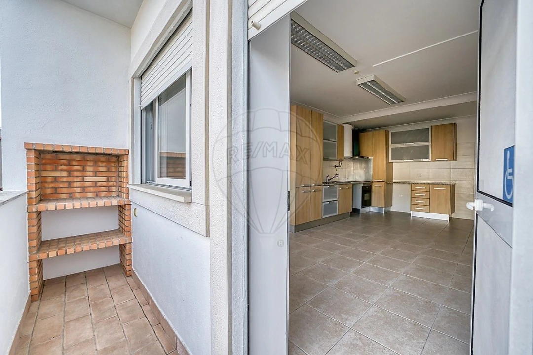 Apartamento T2 para Arrendamento em Fazendas de Almeirim Foto 12