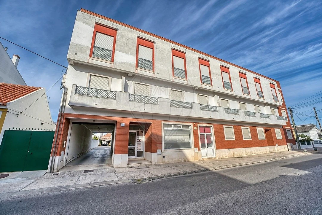 Apartamento T2 para Arrendamento em Fazendas de Almeirim Foto 1