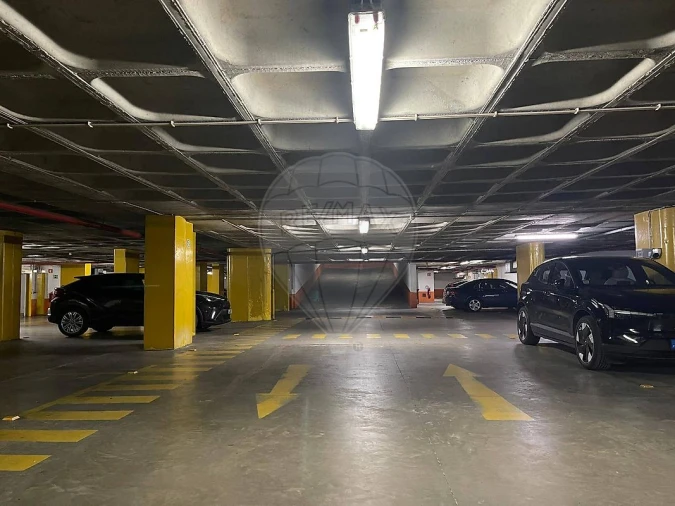Garagem para Arrendamento em Benfica Foto 3