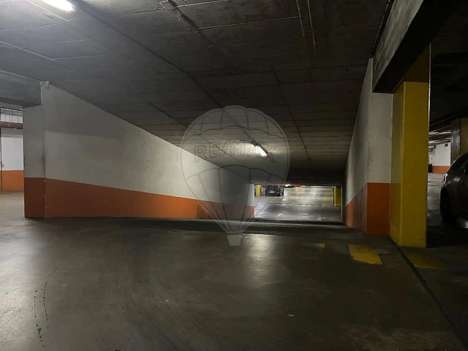 Garagem para Arrendamento em Benfica Foto 8