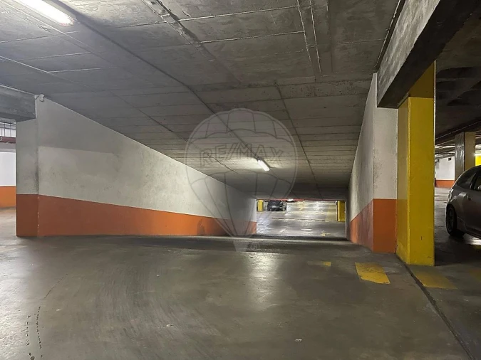 Garagem para Arrendamento em Benfica Foto 7