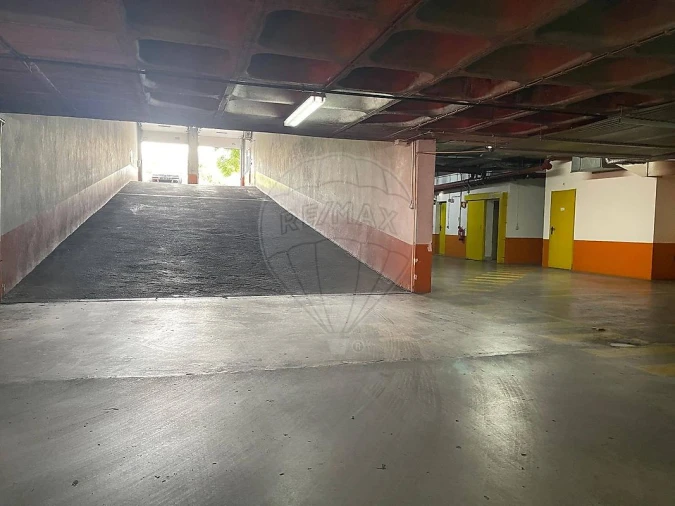 Garagem para Arrendamento em Benfica Foto 9