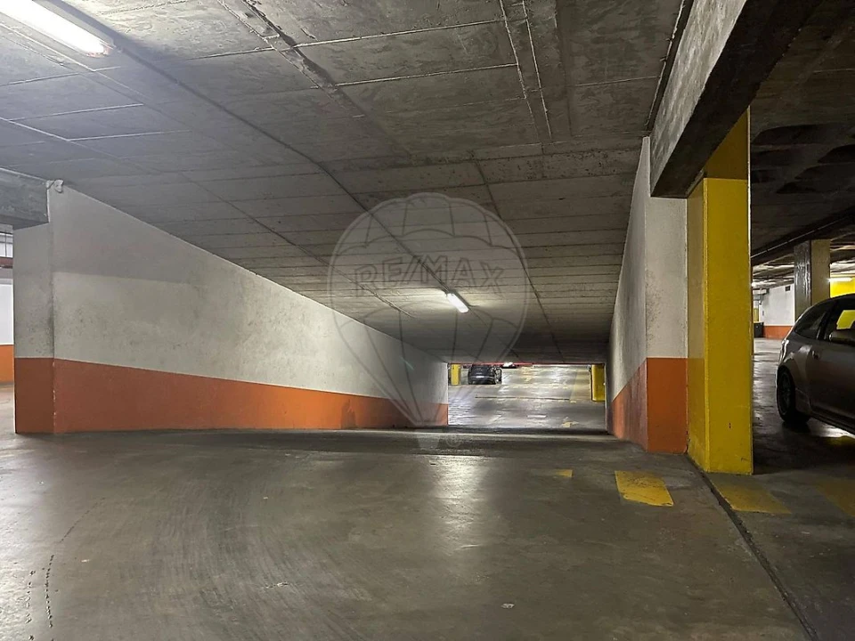 Garagem para Arrendamento em Benfica Foto 6