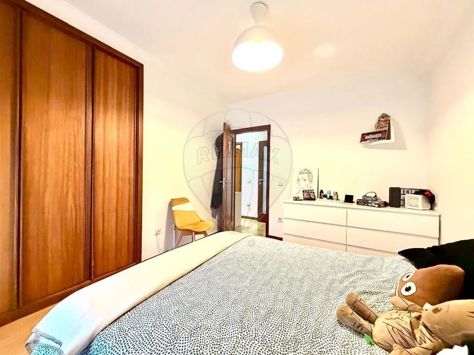 Apartamento T4 para Venda em Vilar de Andorinho Foto 30