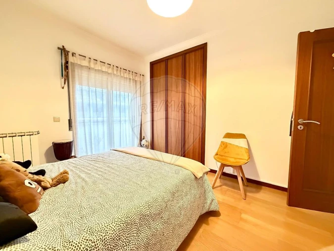 Apartamento T4 para Venda em Vilar de Andorinho Foto 33