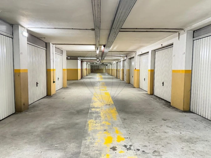 Apartamento T4 para Venda em Vilar de Andorinho Foto 40