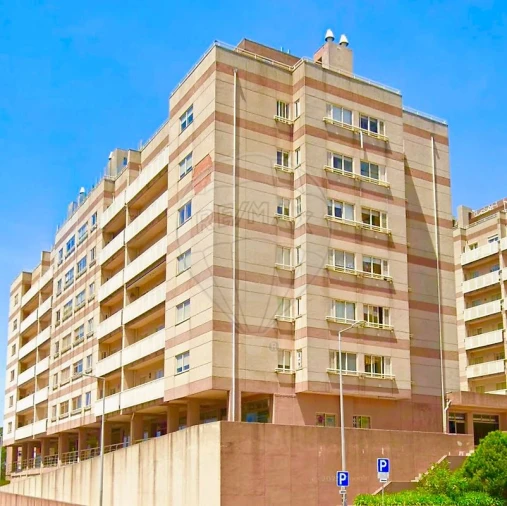 Apartamento T4 para Venda em Vilar de Andorinho Foto 2