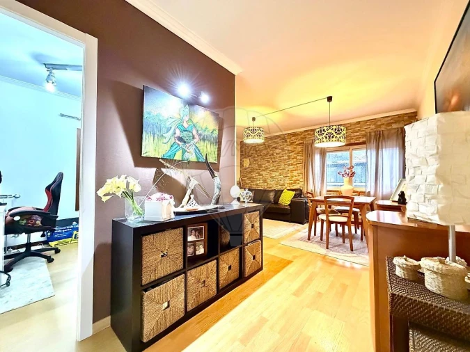 Apartamento T4 para Venda em Vilar de Andorinho Foto 15