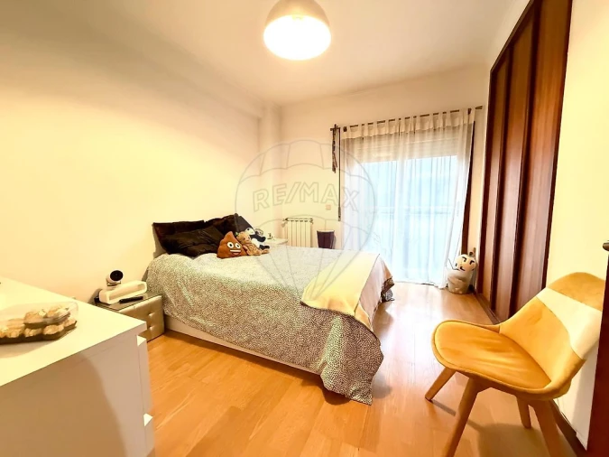 Apartamento T4 para Venda em Vilar de Andorinho Foto 32